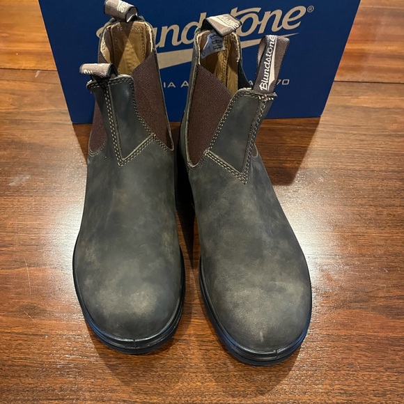 Blundstone 585 Chelsea Boot - Rustic Brown - Picture 5 of 6